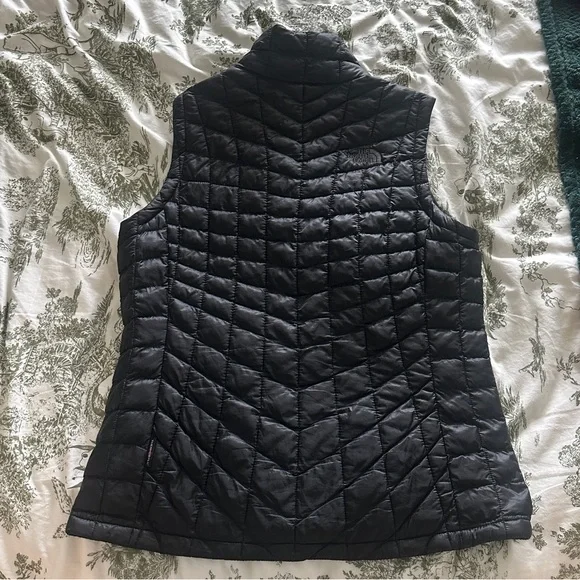 North Face Vest - Picture 2 of 3